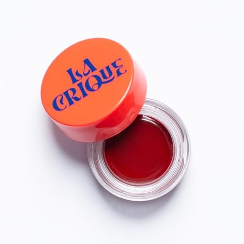 La Crique - Lippenbalsam & Rouge - Creme-Rouge & Getönter Lippenbalsam - Angereichert mit Hyaluronsäure + Vitamin C - Leichtes Creme Make-up und Hautpflege - 99% Nat. Inh. - Vegan – Granat