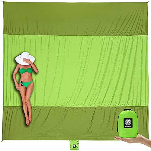 WEKAPO Stranddecke, sanddicht, wasserdicht, extra groß, übergroß, sandfrei, leicht, schnelltrocknend, Strandurlaub-Essentials mit Heringen und Ecktaschen (Grün, 2,7 x 3 m)