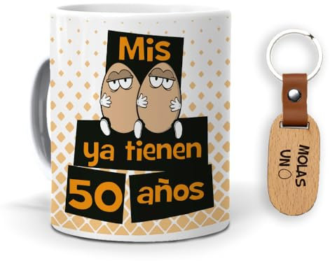 mundohuevo: Taza y llavero molas 50 cumpleaños. Mis huevos ya tienen 50 años. Molas un huevo. Llavero madera natural. Haz un regalo único