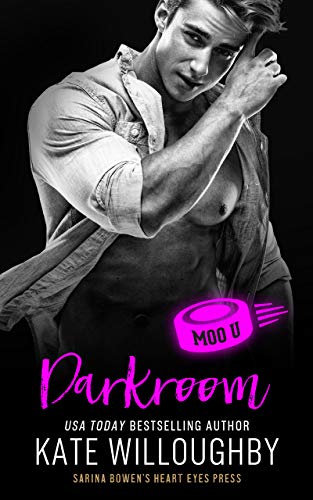 Darkroom: A Moo U Hockey Romance (English Edition)
