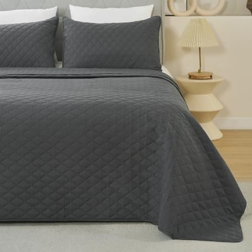WOLTU Cubre Cama 220x240 cm Gris Oscuro, Colcha Cama con 2 Funda de Almohada 50x70 cm, Ropa de Cama y Sofa Reversible Suave, Colcha Diseño Relieve Rombal, Tamaño Extragrande