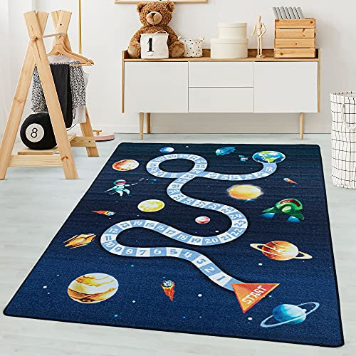 Carpetsale24 Kinderteppich Marineblau 120x170 cm Weltraum Design Modern rutschfest Waschbar Pflegeleicht Extra Weich Antiallergen Babyteppich Kinderzimmer Jungen Mädchen