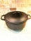 Vintage Gourmet ® 25 cm Pre-Seasoned Cast Iron Dutch Oven / Casserole Dish with Lid & Loop Handles, Black. Includes Oven Gloves