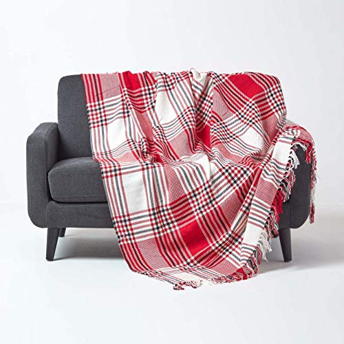 Homescapes große Tagesdecke mit Tartan-Muster, Sofa-Überwurf 225 x 255 cm mit Fransen, weiche Wohndecke aus 100% Baumwolle, Schottenmuster, rot-weiß kariert