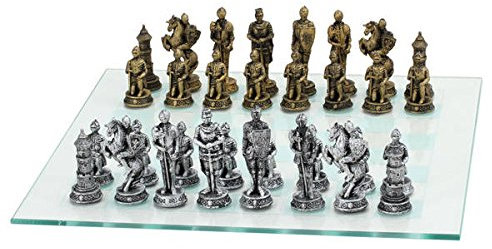 Mittelalterliches Schachspiel mit Gold- und Silberschachfiguren
