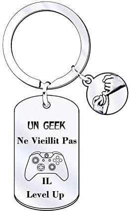 MNBVBV Porte-clés Un Geek Ne Vieillit Pas Il Level Up - Cadeau Humour Adolescent - Idée Cadeau Original Collègue - Porte-clés Couple Saint Valentin - Gadget Geek Homme - Idéal Anniversaire Frère Ami