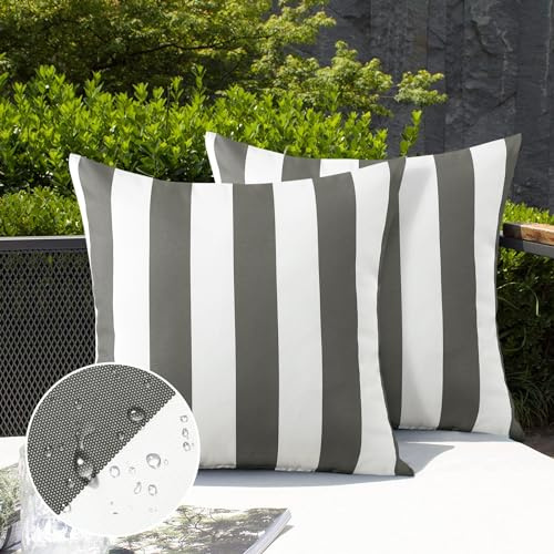 Sungeek 2er Set Wasserdicht Streifen Kissenbezüge, Dekorativ Outdoor Kissenbezug Kissenhülle Deko Couchkissen Sofakissen Zierkissenbezüge für Sofa Wohnzimmer Balkon Garten Auto (45x45cm, Dunkelgrau)