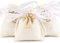 FLOFIA 24 STK. Jutesäckchen Jutebeutel Klein Gastgeschenke 10 x 8 cm Leinensäckchen + 25 Stück T- Holzanhänger + Juteseil für Kommunion Taufe Konfirmation Geburt Hochzeit Beige