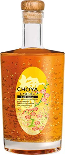 Choya Umeshu Gold Edition, mit echten Blattgold Flocken (japanischer Ume Fruchtlikör & französischer Brandy, Ume Frucht, 19% vol.) 1er Pack (1 x 0.5 l)