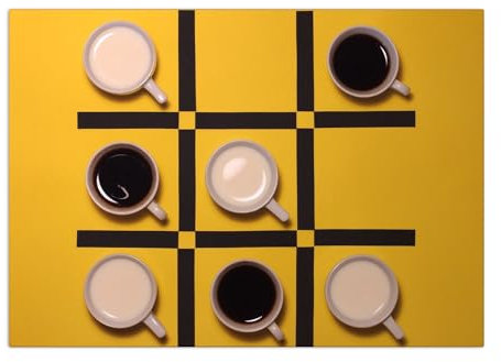 Displate - Poster aus Metall - Magnet-Montage - World Class Photos - Coffee - Tic Tac Toe - Größe M - 32x45cm Matt