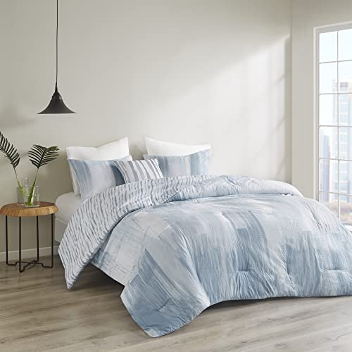 N Natori Brush Stroke Reversible Comforter Set - Abstract Styling, Embossed Seersucker Design, Cozy Oversized & Overfilled Bedding, Matching Shams, Decorative Pillow, King(110x96), Blue 4 Piece