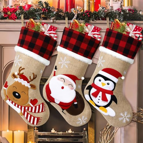 LOMOHOO 3 Stück Weihnachtsstrümpfe 46cm/18Zoll Große Bestickte Weihnachtsstrümpfe mit Weihnachtsmann,Pinguin,Rentier 3D Weihnachtssocken für Kamin Weihnachtsfeiertag Dekorationen,Beige