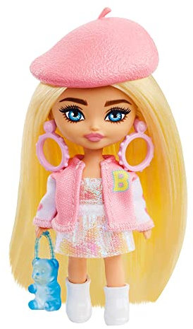 Barbie Extra Mini Minis, Extra Mini Minis Barbiepuppe mit blonden Haaren, rosa & weißem Outfit,Baskenmütze, Gummibärchentasche & anderem Barbiezubehör, Geschenk für Kinder ab 3 Jahren,HLN48