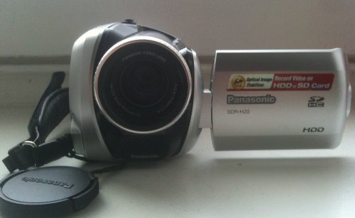 Panasonic SDR-H20 EG-S Camcorder (HDD/SD Hybrid, 30GB, 32-fach opt. Zoom, 6,9 cm (2,7 Zoll) Display, Bildstabilisator)