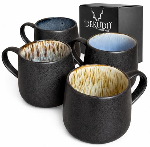 DEKUDÙ Set Tazze Colazione Nere Tazze da The Cappuccino in Ceramica in Gres di Qualità - Realizzata a mano - 4 pezzi 400 ml - Elevata durezza-Lavabile in lavastoviglie microonde -Stile moderno Nero