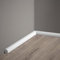 Decoration - Battiscopa Bianco in Polimeri Duri (Misure 200x1,8x1,8 cm) Zoccolo Facile da Installare su Muro e Pareti, Verniciabile e Resistente all'Umidità, Profilo Cucina (200x1,8x1,8 cm)