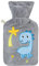 Premium Wärmflasche 1 Liter mit hochwertigem weichem Fleece Bezug eingesticktem Dino, Klettverschluss und extra Fütterung, BS1970:2012 zertifiziert, neues Modell, Dino grau