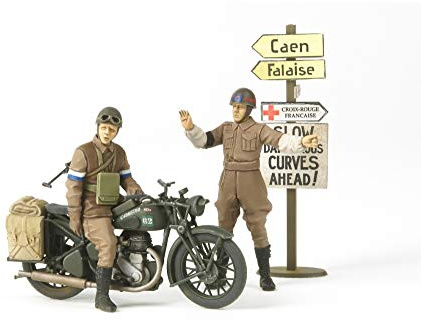 Tamiya 35316 British BSA M20 Motorcycle Military Police Scene (1:35)