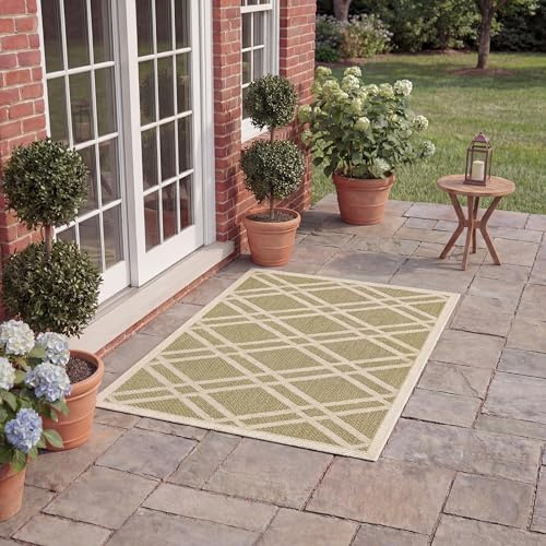 SAFAVIEH Washable Rug Outdoor Courtyard Collection - 2' x 3'7, Green & Beige, Non-Shedding & Easy Cleaning, Ideal for Patio, Front Door, Entryway, Doormat (CY6923-244)