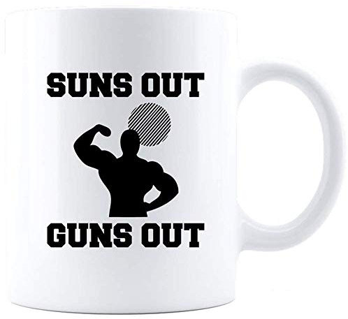 Taza de café Suns Out Guns Out - Taza blanca de músculo, taza de hombre musculoso, taza de Big Guns, taza de hombre de gimnasio, regalo para él por iLifestyle Hut, taza de café de cerámica / taza / va