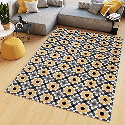 TAPISO Maya Teppich Kurzflor Wohnzimmer Modern Gelb Grau Weiß Schwarz Floral Mosaik Geometrisch Schlafzimmer Esszimmer ÖKOTEX 180 x 250 cm