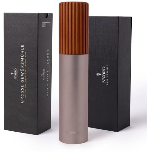 NYORD Gewürzmühle – Champagner Salz und Pfeffermühle, Manuelle Mühle mit Edelstahl Mahlwerk, Groß mit hohem Fassungsvermögen, Stufenloses Einstellen des Mahlgrades, Holzgriff aus Birkenholz