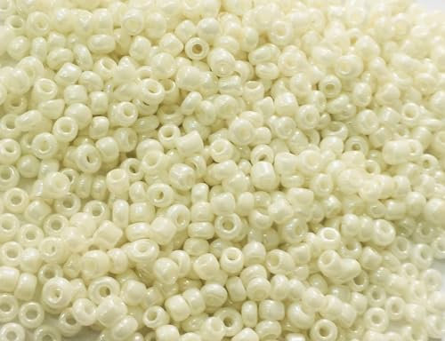 450g Rocailles Perlen 3mm Opak Farbe Set Glasperlen Rund 15000Stk 8/0 Indianerperlen Perlenhäkeln Perlentiere Seed Beads (Creme)