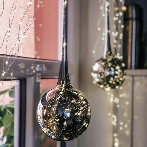 Hellum Glaskugel, Fensterdeko hängend ganzjährig, Glastropfen mit 30 LED Lichterkette, Glaskugel Deko 13,5 x 40cm, Leuchtkugel innen LED, Glas rauchgrau mit Fernbedinung und Timer, <59lm 152289