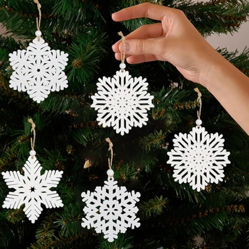 DAHI 32pcs Weiß Schneeflocken Holzanhänger, 4 Design Weihnachtsbaumschmuck Holz Christbaumschmuck Schneeflocken, 7.5cm holzschmuck Weihnachtsbaum für Winterdeko Weihnachtsdeko (Weiß -B)