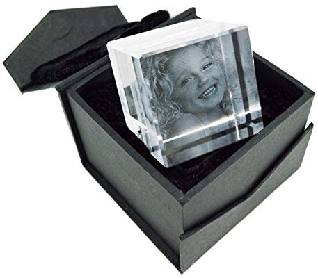 Briefbeschwerer Würfel aus hochwertigem Glas und Geschenkbox – Gravur auf Glas mit Foto – Größe 5 x 5 cm