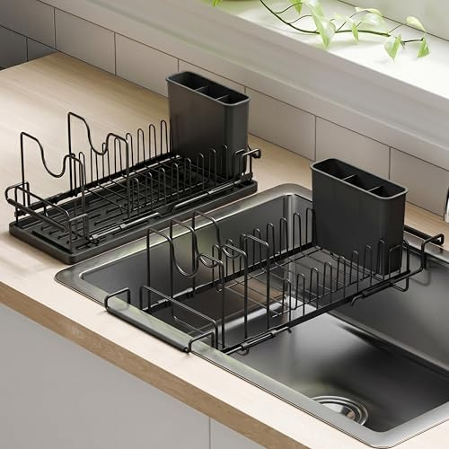 Erreke Escurreplatos Extensible, Drena al Fregadero, 38 a 50 cm, Negro | Escurridor de Platos Ajustable de Acero Inoxidable. Soporte para Cubiertos. Ahorra Espacio. Para Encimera de Cocina