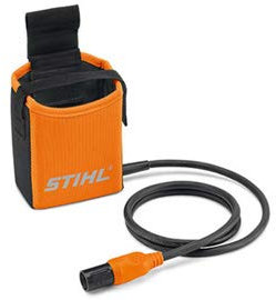 Stihl MARSUPIO AP MIT ANSCHLUSSKABEL (ERMÖGLICHT DIE ÜBERTRAGUNG des STROMS Batterie AP AUF DAS GERÄT MIT Steckdose. KABELLÄNGE 120 cm.