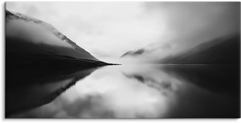 Paul Sinus Wandbild auf Leinwand in 120x60cm Nebel See Schwarz-Weiß Spiegelung Berge Stille Mystik