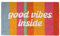 Fisura – Fußmatte Good Vibes Inside“ aus Kokosfaser mit Rutschfester PVC-Unterseite. Handbemalte, Bunte Türmatte mit fröhlicher Botschaft. Maße: 70 cm x 40 cm.