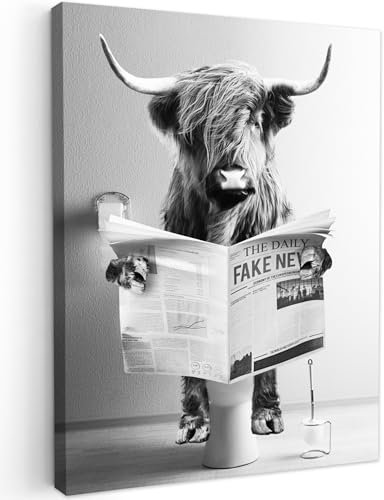 MuchoWow© Leinwand Bilder 50x70 cm Wanddeko Wohnzimmer Aesthetic Room Decor Deko Zimmer Wandbilder Modern Fotogeschenke Toilette - Zeitung - Schottisches Hochlandrind - Schwarz und Weiß