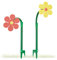 Relaxdays Sprinkler Blume, Kinder, 2er Set, Garten, 6 m Reichweite, 360°, Spritzblume, HxBxT: 105 x 28 x 28 cm, rot/gelb