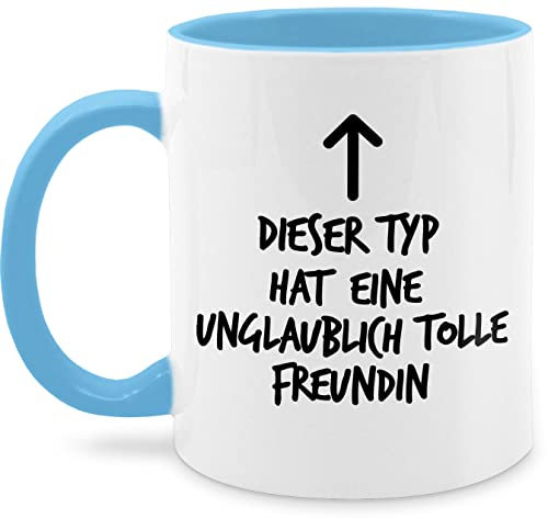Tasse Tassen 325ml - Valentinstag Partner Freund & - Dieser Typ hat eine unglaublich tolle Freundin - 325 ml - Hellblau - partnertasse valentinstagstassen valentinstagsgeschenke this guy