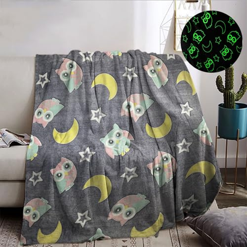 BNREDA Kuscheldecke Leuchtet im Dunkeln 130x150cm, Kauz Mond Sterne Druck Decke Leuchtet im Dunkeln, Flauschig weiche Sofadecke für Mädchen und Jungen (B, 130x150cm)