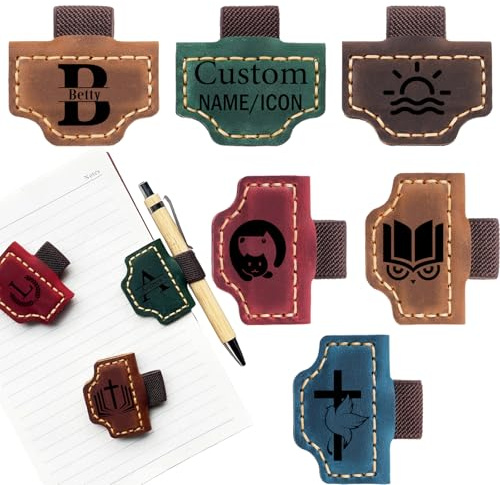 Personalisiertes Magnet-Lesezeichen aus Leder mit Stifthalter - Individuell gravierter Name - Ideales Geschenk für Bücherliebhaber, Leser & Reisende (Modell 1)