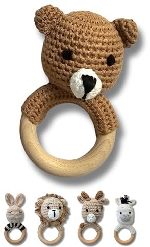 C|UTE – Babyrassel mit Namen ab 0 Monate | Greifling Baby personalisiert aus Baumwolle und Holz | Geschenk zur Geburt, Taufgeschenk Junge & Mädchen, personalisierte Geschenke Baby (Bär, mit Gravur)