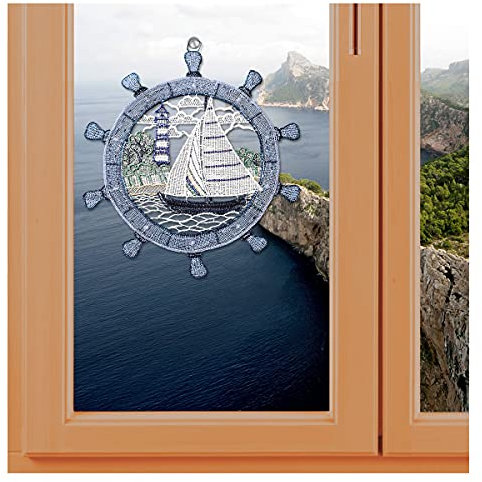 kollektion MT Maritimes Fensterbild Steuerrad mit Segelboot in blau aus Vogtländischer Spitze inkl. Saughaken
