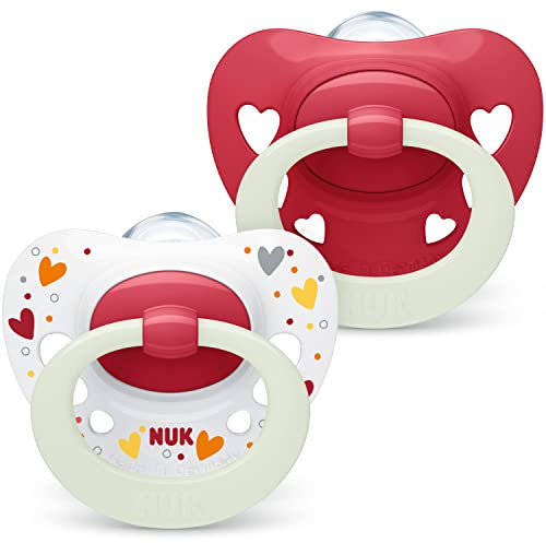 NUK Signature Night ciuccio | 0-6 mesi | Calma il 95% dei bambini | Succhietti a forma di cuore in silicone senza BPA | Glow-in-the-dark | Custodia compresa | Cuori Rossi | 2 pezzi