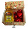 Regalo detalle Baul con miniatura 5 cl de licor de Hierbas y bombones de corazon de chocolate con leche. Regalo para invitados de eventos.