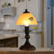 Licht-Erlebnisse Gemütliche Tischlampe Messing Optik Glas Ø17,5cm Lampe Landhausstil Tischleuchte Nachttischlampe