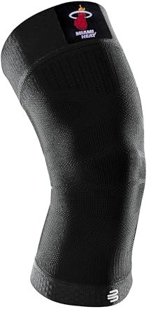 BAUERFEIND Knee Sleeve „Sports Compression Knee Support NBA“, 1 Unisex Sportkniebandage für Ballsportarten, Basketball Kniebandage mit Team-Logo