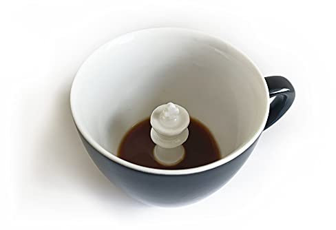 Creature Cups Taza de cerámica del Rey del ajedrez (11 onzas, negro) – Taza interior con estatua oculta – Gambito de la Reina – Día festivo, cumpleaños, regalo de inauguración de la casa para los