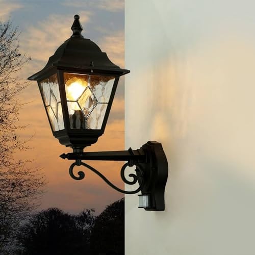 Licht-Erlebnisse XL Außen-Wandleuchte mit Bewegungsmelder NORFOLK Metall Schwarz Premium IP43 H:47cm Terrasse Hauswand Außenleuchte Wandlampe Sensor Antik rustikal