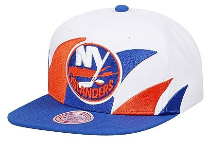 Mitchell & Ness New York Islanders Vintage Sharktooth Snapback Cap