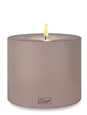 Qult Farluce Trend • Farbe Taupe • ∅ 10 cm Höhe 8 cm • Teelichthalter in Kerzenform • Kunststoffkerze in Kerzenoptik • Mit Teelichteinsatz • inkl. 1 TLM16 Maxilight Teelicht (für ∅ 10 & 12 cm)