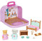 Li’l Woodzeez – 2 Tierfiguren Löwe & Elefant – Spielzeugkoffer – Sammelfiguren mit Puppenhaus Möbel Set – Schlafzimmer & Zubehör – Spielzeug für Kinder ab 3 Jahren – Tier-Spielset - Deluxe Koffer